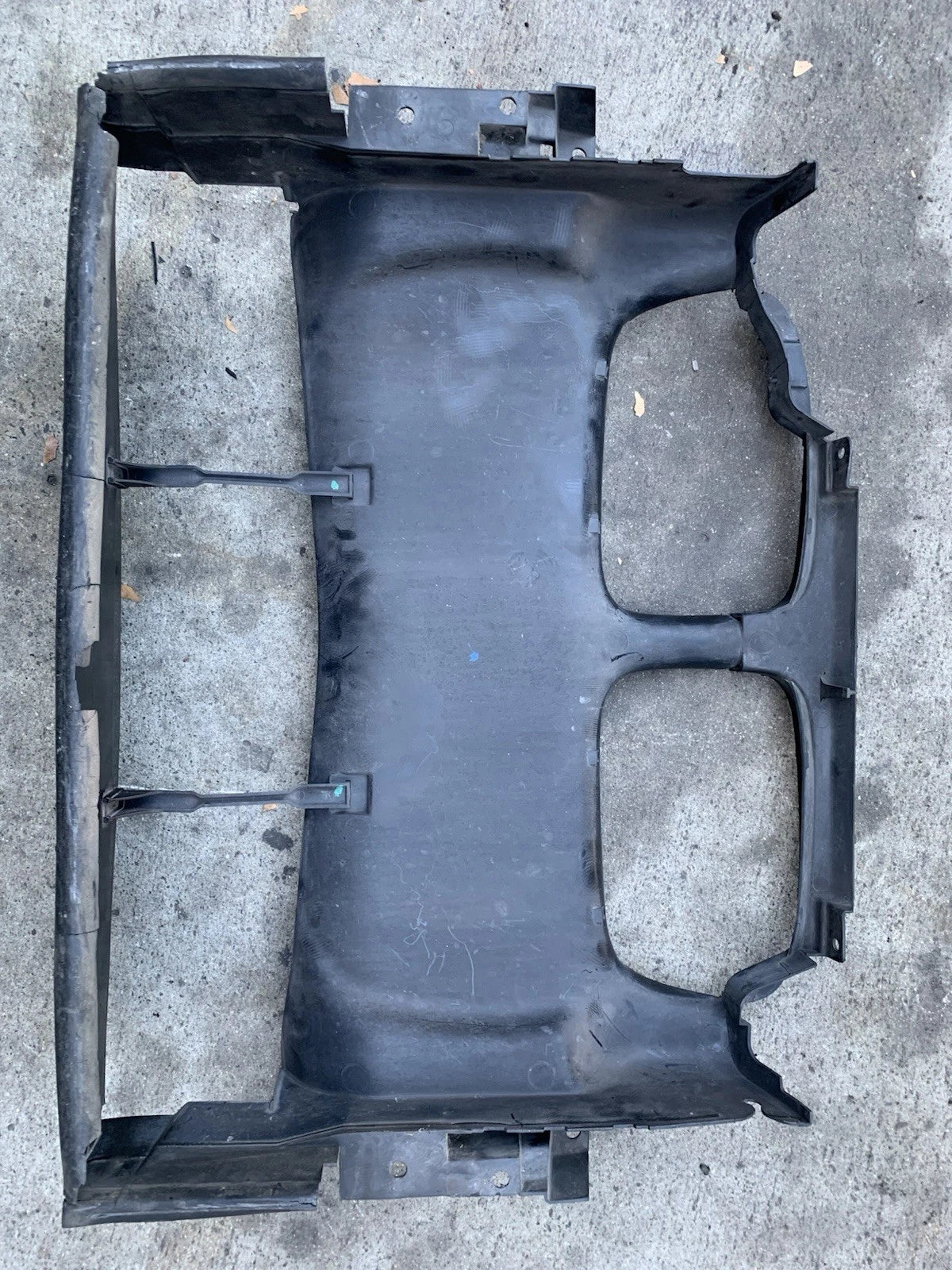 Bmw 00-06 330i Zhp Front Radiator Shroud Duct