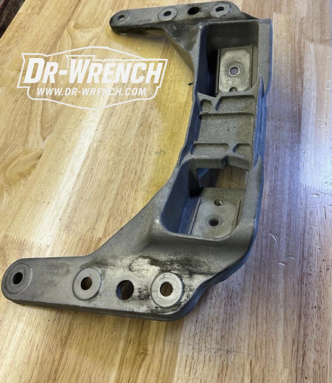 BMW E60 M5 E63 M6 6 Speed Transmission Support Bracket 22312282027