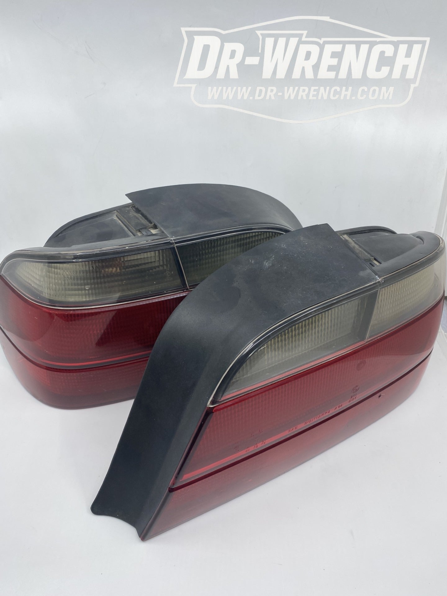 1995 - 2001 BMW E38 740i 740iL 750iL (7 Series) Euro Red Clear Tail Lights Brake Lamps Pre Facelift Left+Right